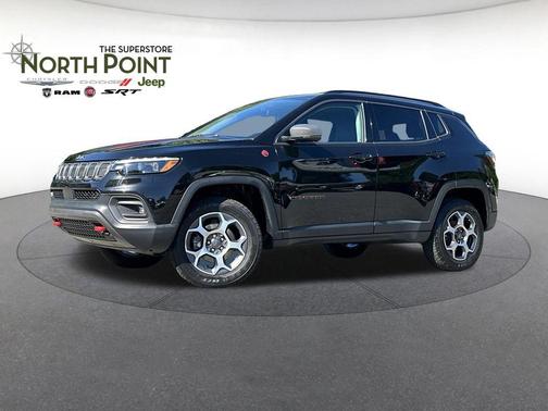 Diamond Black Crystal Pearlcoat 2022 Jeep Compass Trailhawk