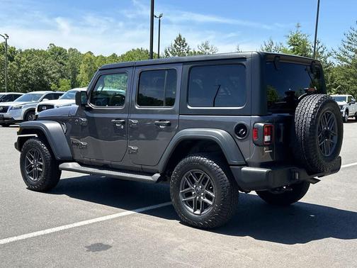 Granite Crystal Metallic Clearcoat 2025 Jeep Wrangler Sport S