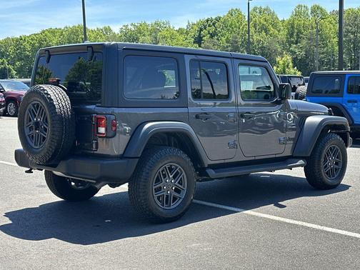 Granite Crystal Metallic Clearcoat 2025 Jeep Wrangler Sport S
