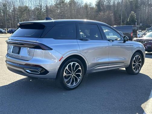 2024 Lincoln Nautilus Reserve