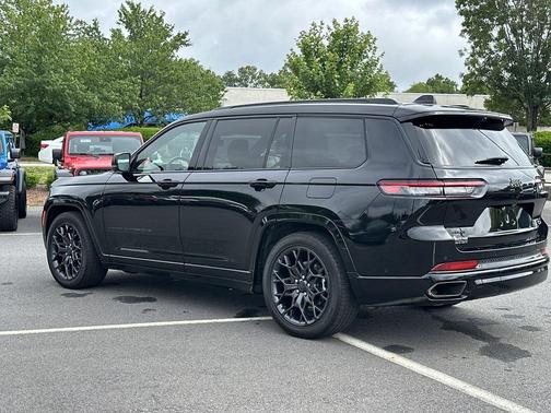 Diamond Black Crystal Pearlcoat 2025 Jeep Grand Cherokee L Summit Reserve
