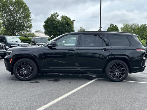 Diamond Black Crystal Pearlcoat 2025 Jeep Grand Cherokee L Summit Reserve