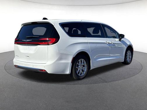 2025 Chrysler Pacifica L