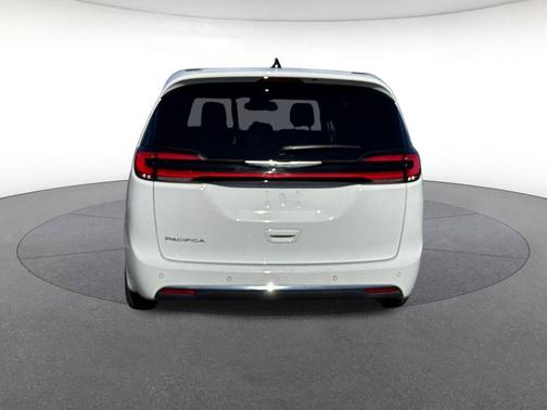 2025 Chrysler Pacifica L