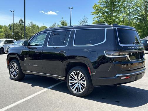 Diamond Black Crystal Pearlcoat 2025 Jeep Grand Wagoneer 4x4