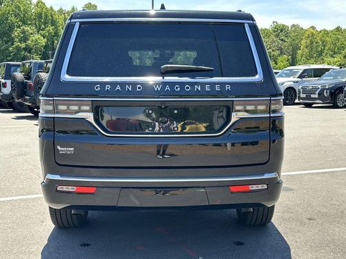 Diamond Black Crystal Pearlcoat 2025 Jeep Grand Wagoneer 4x4