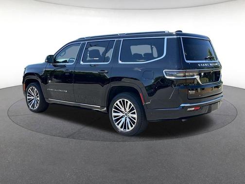 Diamond Black Crystal Pearlcoat 2025 Jeep Grand Wagoneer 4x4