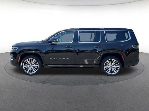 Diamond Black Crystal Pearlcoat 2025 Jeep Grand Wagoneer 4x4