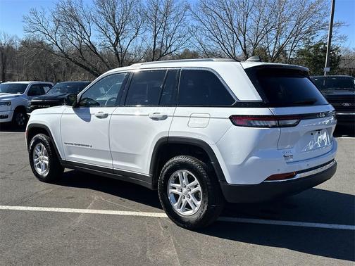 2023 Jeep Grand Cherokee Laredo