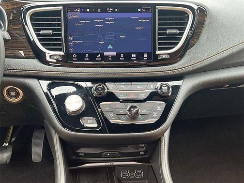 2022 Chrysler Pacifica L