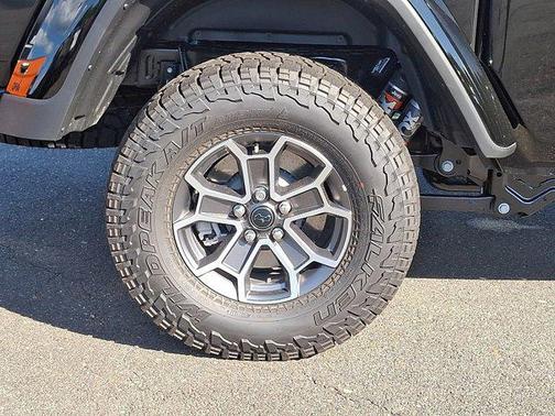 2025 Jeep Gladiator Mojave X