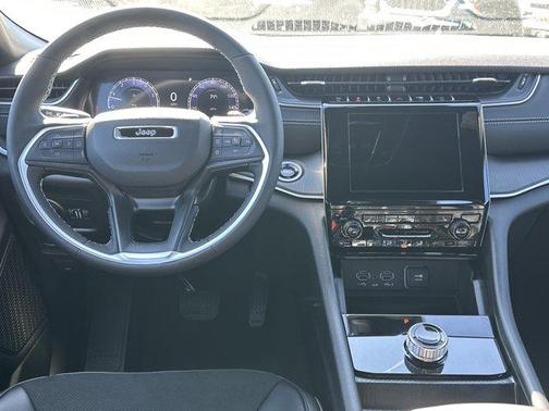 Silver Zynith 2025 Jeep Grand Cherokee L Altitude