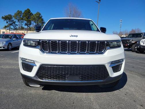 Photo 2 of 20 of 2023 Jeep Grand Cherokee Limited