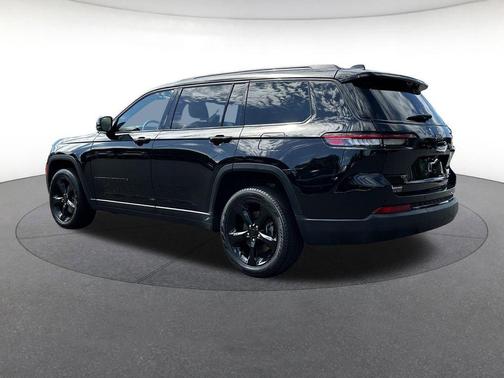 Diamond Black Crystal Pearlcoat 2025 Jeep Grand Cherokee L Limited