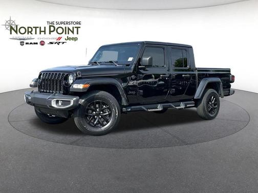 Black Clearcoat 2023 Jeep Gladiator Sport S