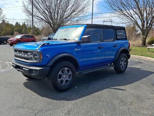 VELOCITY BLUE METALLIC 2023 Ford Bronco BIG BEND