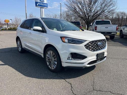 STAR WHITE 2023 Ford Edge TITANIUM
