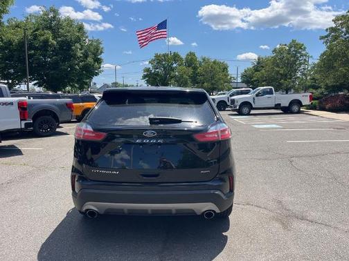 AGATE BLACK METALLIC 2024 Ford Edge TITANIUM