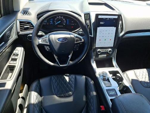 AGATE BLACK METALLIC 2024 Ford Edge TITANIUM