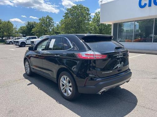 AGATE BLACK METALLIC 2024 Ford Edge TITANIUM