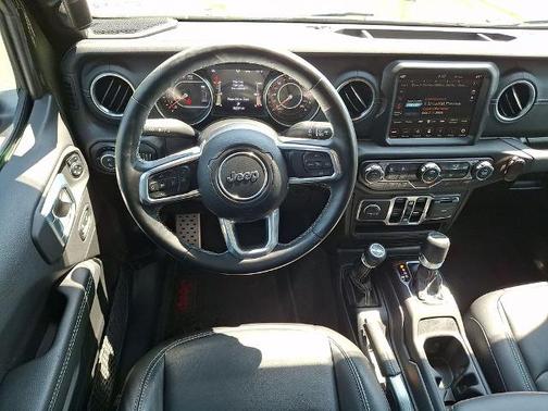 Sarge Green Clearcoat 2021 Jeep Gladiator OVERLAND