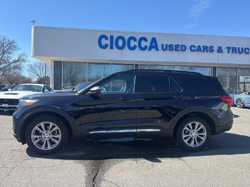 AGATE BLACK METALLIC 2023 Ford Explorer XLT