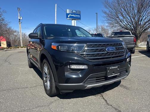 AGATE BLACK METALLIC 2023 Ford Explorer XLT