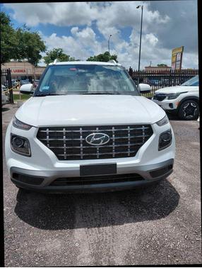 White 2023 Hyundai VENUE SEL