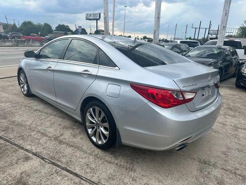 2013 Hyundai SONATA SE