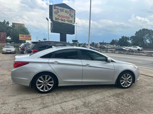2013 Hyundai SONATA SE