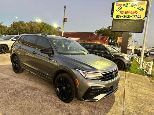 2022 Volkswagen Tiguan 2.0T SE R-Line Black