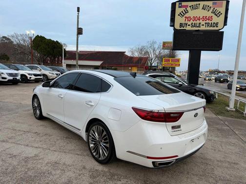 2017 Kia Cadenza Limited