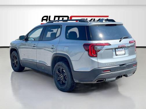Sterling Metallic 2023 GMC Acadia AWD AT4