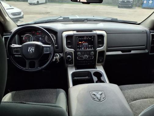 2019 RAM 1500 SLT