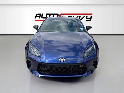 Trueno Blue 2024 Toyota GR86 Premium