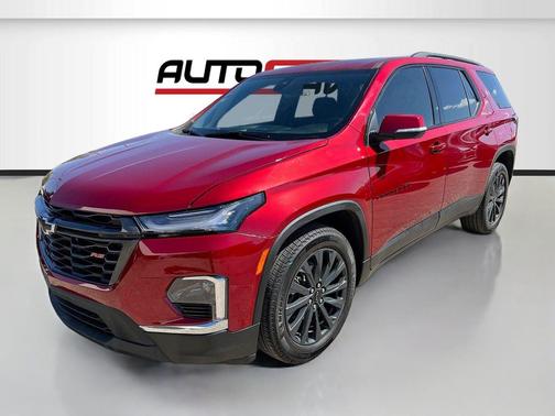 Radiant Red Tintcoat 2023 Chevrolet Traverse RS