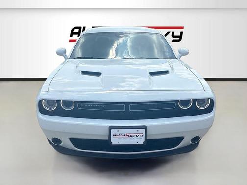 White Knuckle Clearcoat 2023 Dodge Challenger SXT