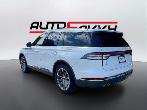 Pristine White Metallic Tri-Coat 2025 Lincoln Aviator Reserve AWD