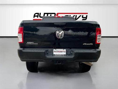 2022 RAM 2500 Big Horn Crew Cab 4x4 8' Box