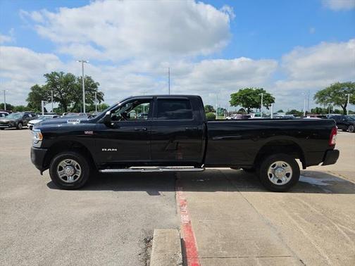 2022 RAM 2500 Big Horn Crew Cab 4x4 8' Box