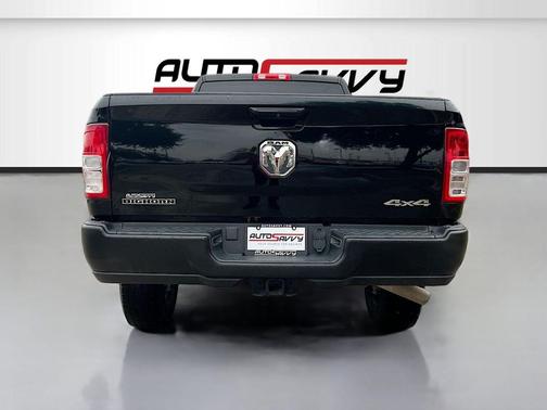 2022 RAM 2500 Big Horn Crew Cab 4x4 8' Box