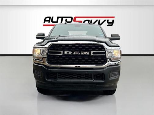 2022 RAM 2500 Big Horn Crew Cab 4x4 8' Box