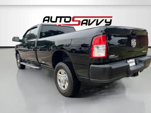 2022 RAM 2500 Big Horn Crew Cab 4x4 8' Box