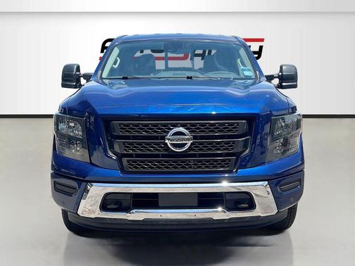 Deep Blue Pearl 2023 Nissan Titan SV