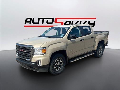 Desert Sand Metallic 2022 GMC Canyon AT4