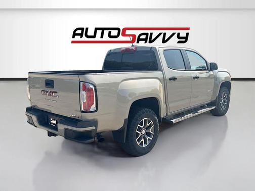 Desert Sand Metallic 2022 GMC Canyon AT4