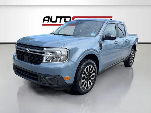Azure Gray Metallic Tri-Coat 2024 Ford Maverick Lariat