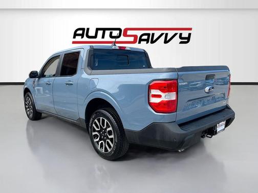 Azure Gray Metallic Tri-Coat 2024 Ford Maverick Lariat