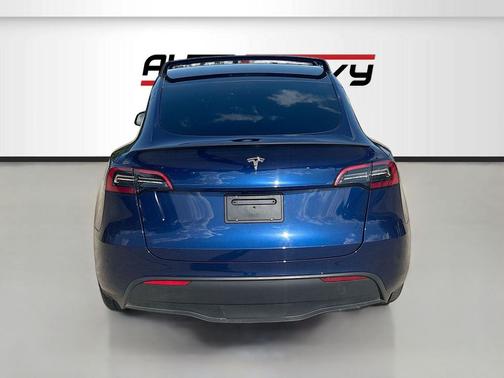 2024 Tesla Model Y Performance Dual Motor All-Wheel Drive