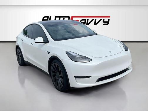 Pearl White Multi-Coat 2024 Tesla Model Y Performance Dual Motor All-Wheel Drive